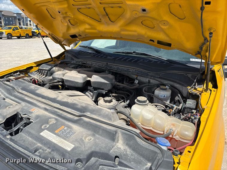 image for item EJ4792 2018 Ford F350 Super Duty utility bed pickup truck