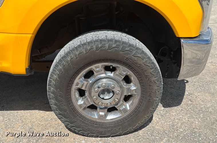 image for item EJ4792 2018 Ford F350 Super Duty utility bed pickup truck