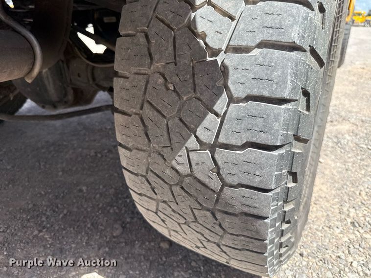 image for item EJ4792 2018 Ford F350 Super Duty utility bed pickup truck