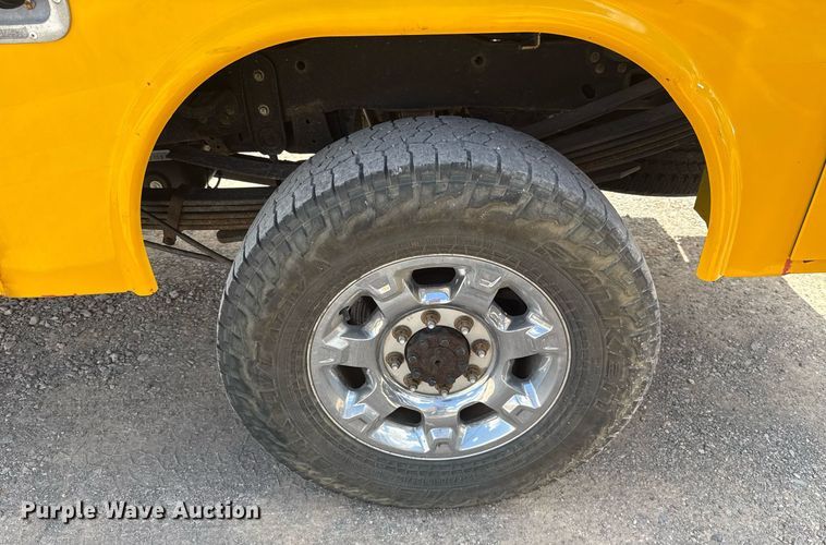 image for item EJ4792 2018 Ford F350 Super Duty utility bed pickup truck