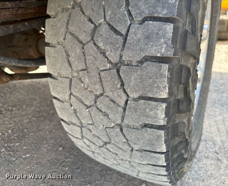 image for item EJ4792 2018 Ford F350 Super Duty utility bed pickup truck