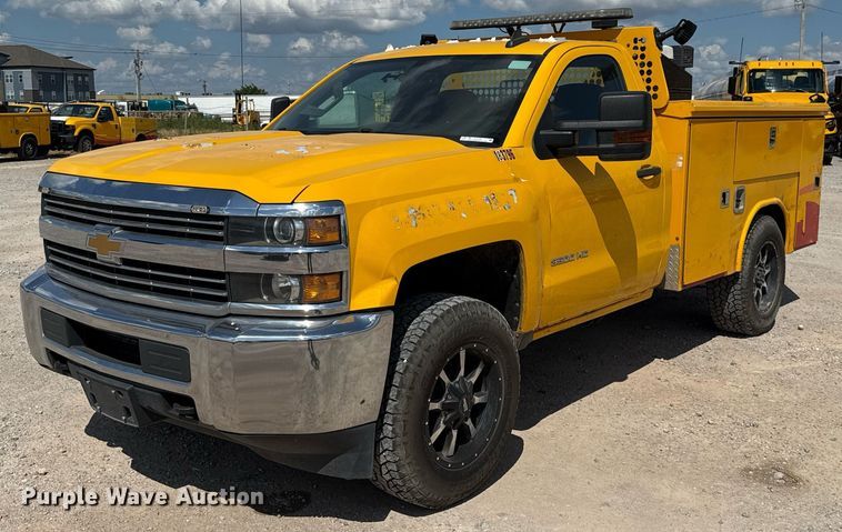 image for item EJ4793 2017 Chevrolet Silverado 3500HD utility bed pickup truck