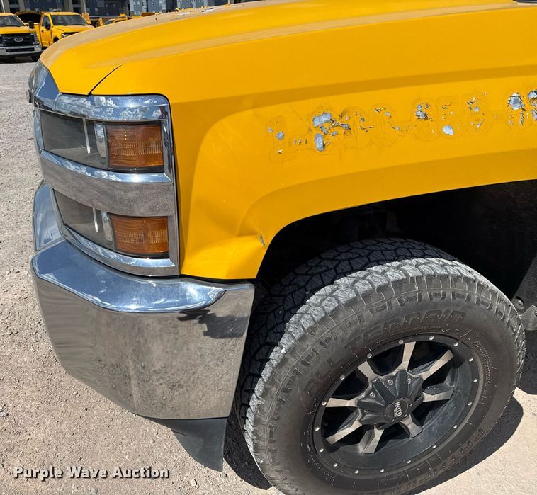 image for item EJ4793 2017 Chevrolet Silverado 3500HD utility bed pickup truck