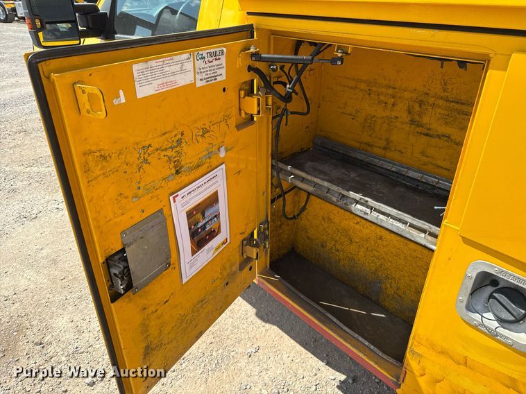 image for item EJ4793 2017 Chevrolet Silverado 3500HD utility bed pickup truck