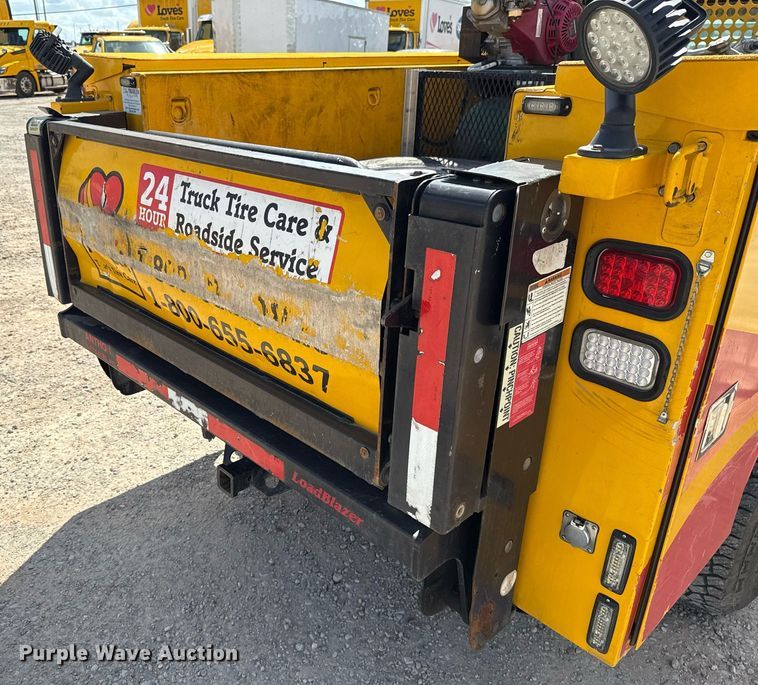 image for item EJ4793 2017 Chevrolet Silverado 3500HD utility bed pickup truck