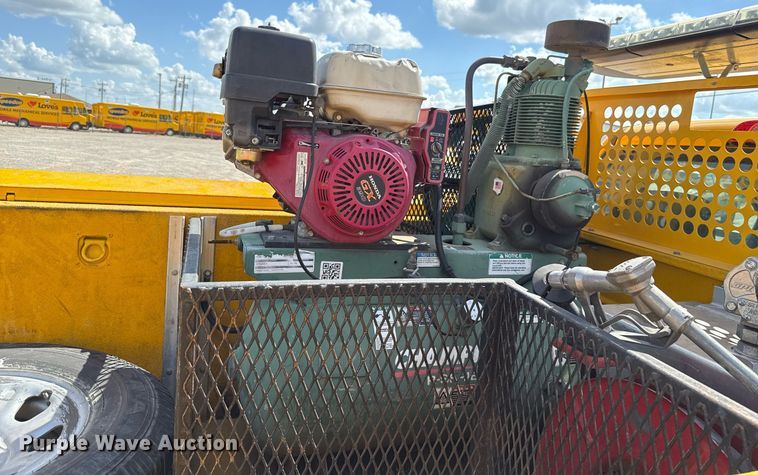 image for item EJ4793 2017 Chevrolet Silverado 3500HD utility bed pickup truck