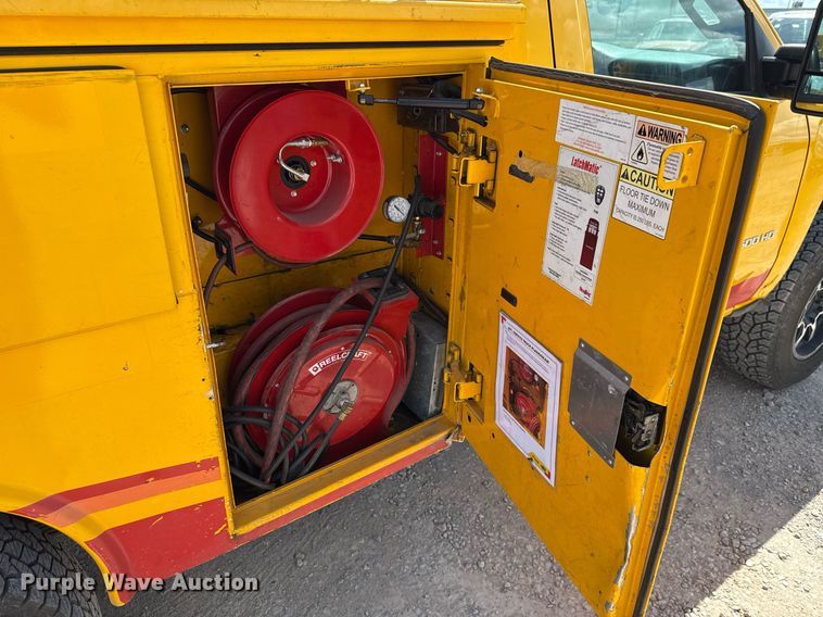 image for item EJ4793 2017 Chevrolet Silverado 3500HD utility bed pickup truck