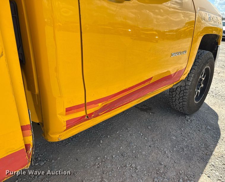 image for item EJ4793 2017 Chevrolet Silverado 3500HD utility bed pickup truck