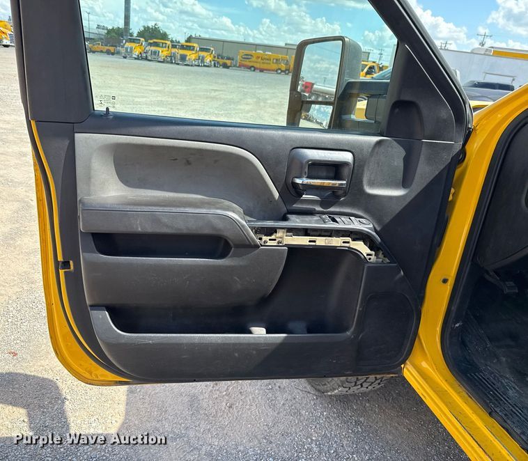 image for item EJ4793 2017 Chevrolet Silverado 3500HD utility bed pickup truck