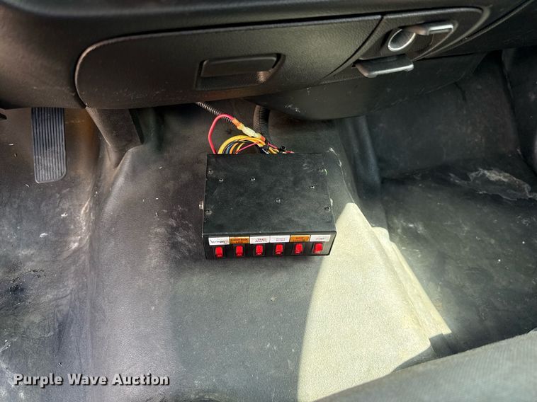 image for item EJ4793 2017 Chevrolet Silverado 3500HD utility bed pickup truck