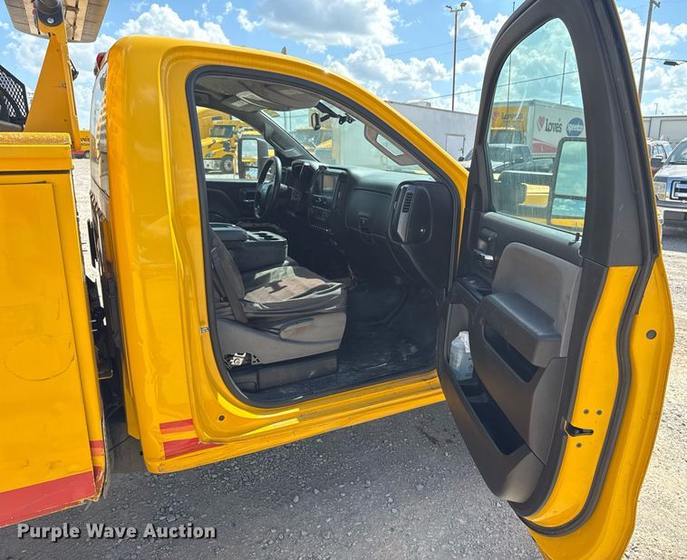 image for item EJ4793 2017 Chevrolet Silverado 3500HD utility bed pickup truck