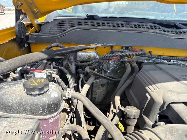 image for item EJ4793 2017 Chevrolet Silverado 3500HD utility bed pickup truck