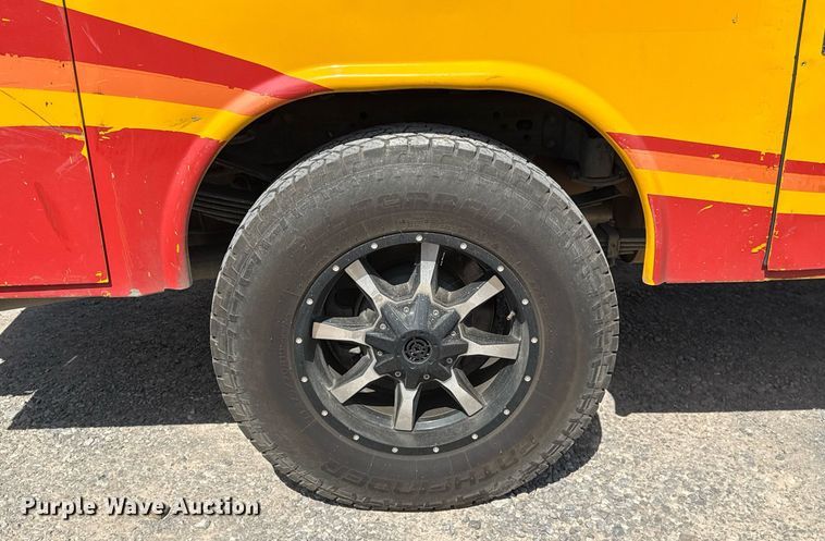 image for item EJ4793 2017 Chevrolet Silverado 3500HD utility bed pickup truck