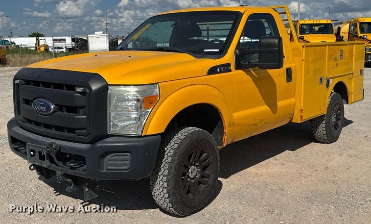 image for item EJ4795 2015 Ford F350 Super Duty  utility bed pickup truck