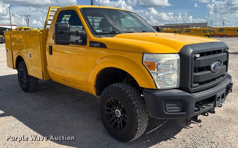 image for item EJ4795 2015 Ford F350 Super Duty  utility bed pickup truck