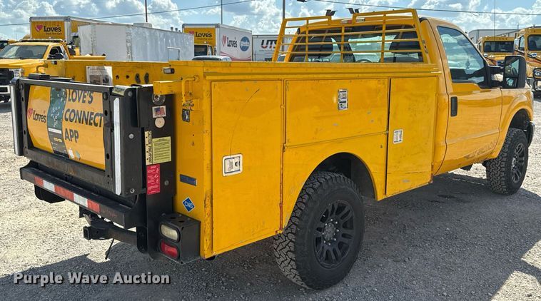 image for item EJ4795 2015 Ford F350 Super Duty  utility bed pickup truck