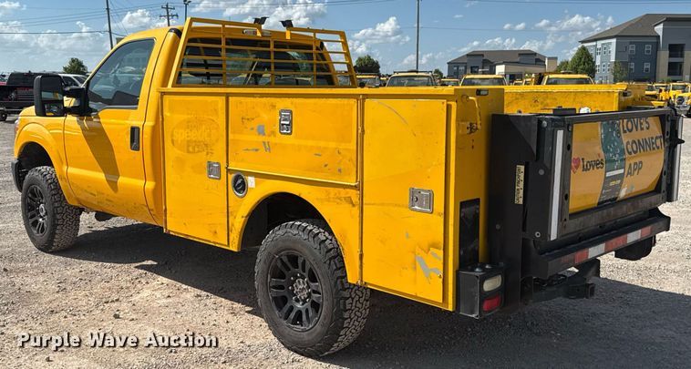 image for item EJ4795 2015 Ford F350 Super Duty  utility bed pickup truck