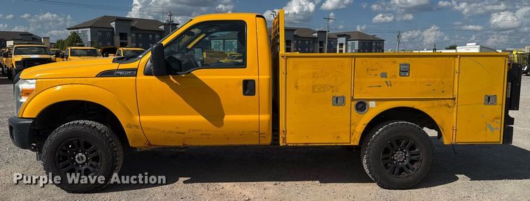 image for item EJ4795 2015 Ford F350 Super Duty  utility bed pickup truck