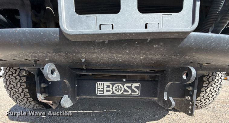 image for item EJ4795 2015 Ford F350 Super Duty  utility bed pickup truck