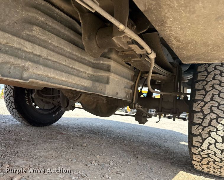 image for item EJ4795 2015 Ford F350 Super Duty  utility bed pickup truck