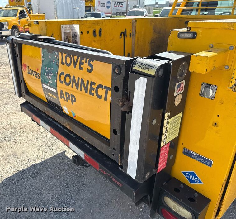 image for item EJ4795 2015 Ford F350 Super Duty  utility bed pickup truck