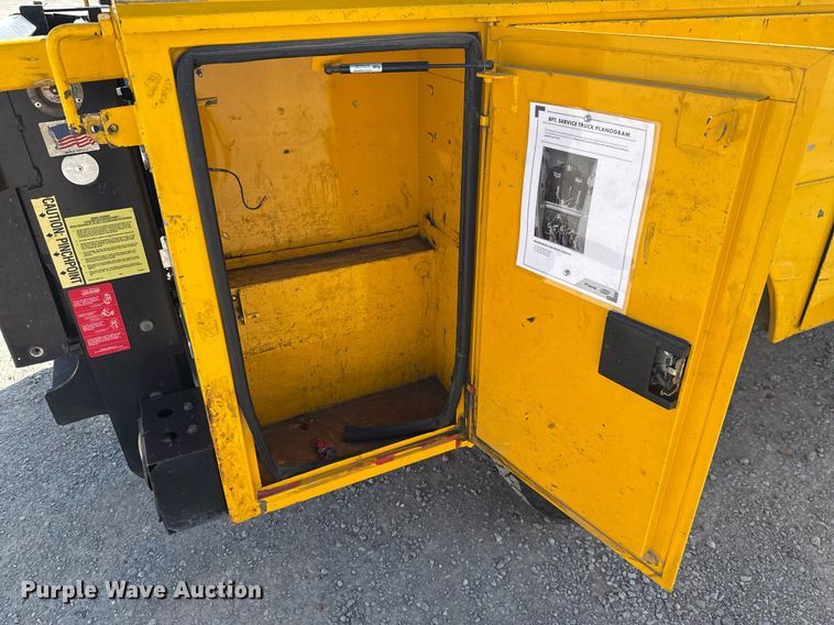 image for item EJ4795 2015 Ford F350 Super Duty  utility bed pickup truck