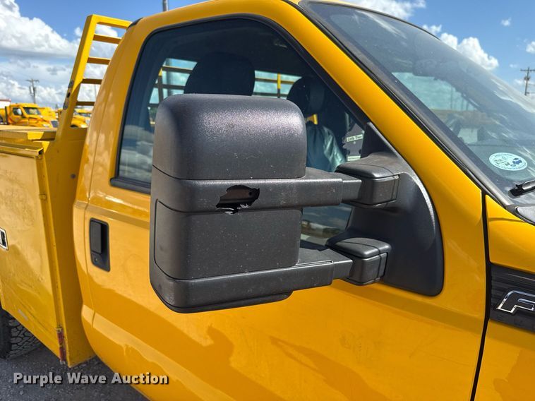 image for item EJ4795 2015 Ford F350 Super Duty  utility bed pickup truck