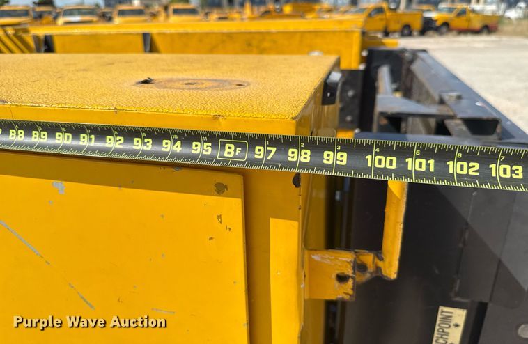 image for item EJ4795 2015 Ford F350 Super Duty  utility bed pickup truck