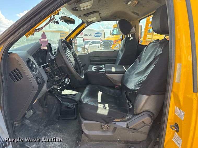 image for item EJ4795 2015 Ford F350 Super Duty  utility bed pickup truck