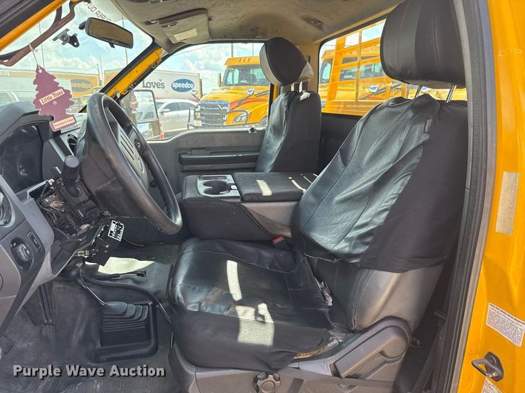 image for item EJ4795 2015 Ford F350 Super Duty  utility bed pickup truck