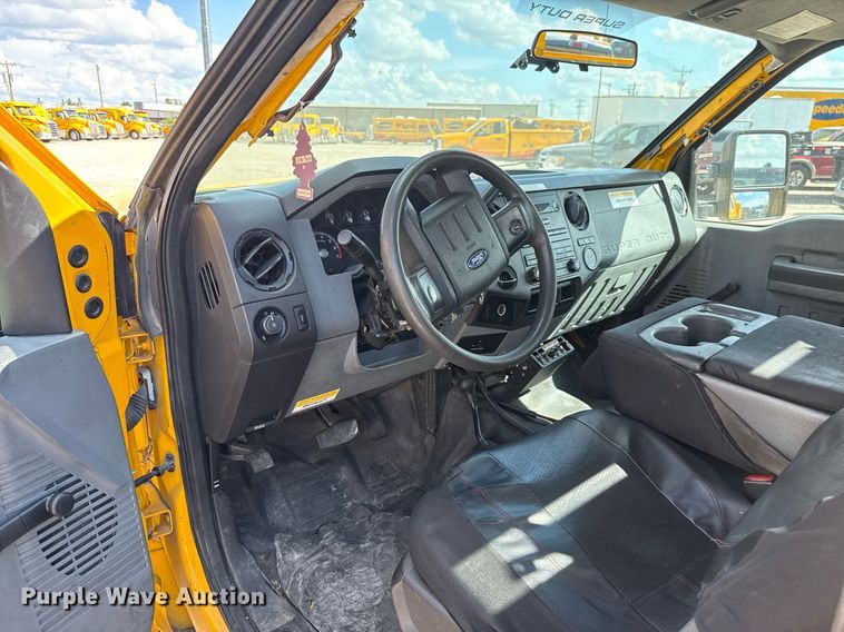 image for item EJ4795 2015 Ford F350 Super Duty  utility bed pickup truck