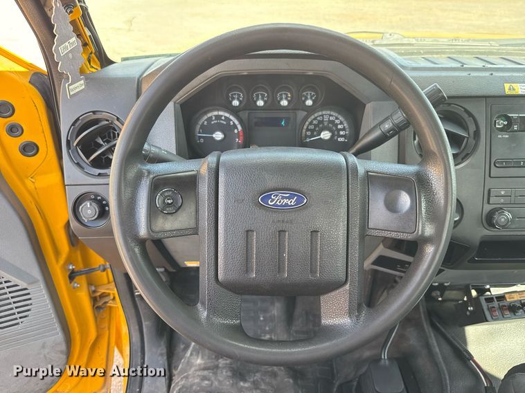 image for item EJ4795 2015 Ford F350 Super Duty  utility bed pickup truck