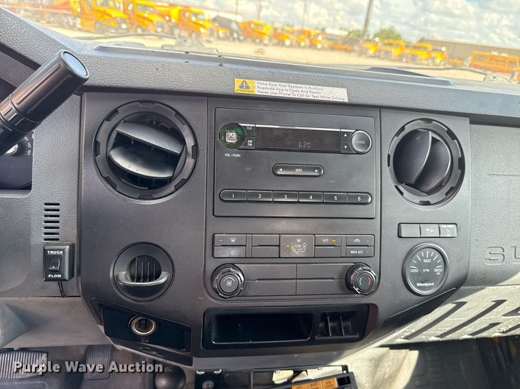 image for item EJ4795 2015 Ford F350 Super Duty  utility bed pickup truck