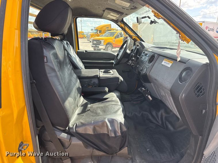 image for item EJ4795 2015 Ford F350 Super Duty  utility bed pickup truck