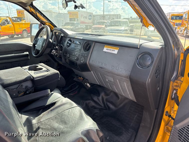 image for item EJ4795 2015 Ford F350 Super Duty  utility bed pickup truck