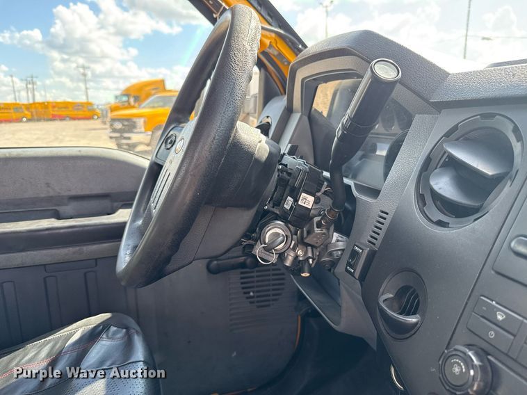 image for item EJ4795 2015 Ford F350 Super Duty  utility bed pickup truck