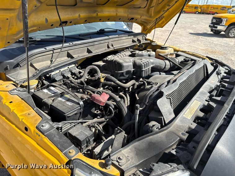 image for item EJ4795 2015 Ford F350 Super Duty  utility bed pickup truck