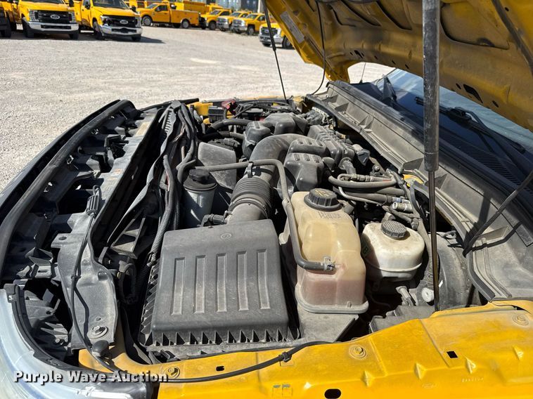 image for item EJ4795 2015 Ford F350 Super Duty  utility bed pickup truck