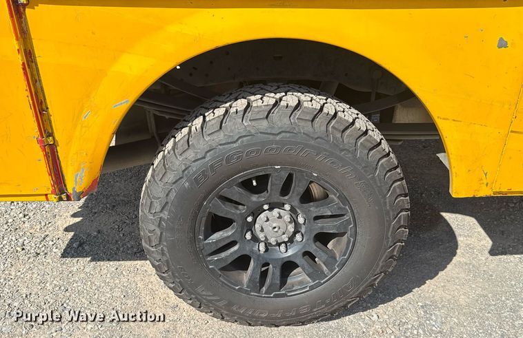 image for item EJ4795 2015 Ford F350 Super Duty  utility bed pickup truck