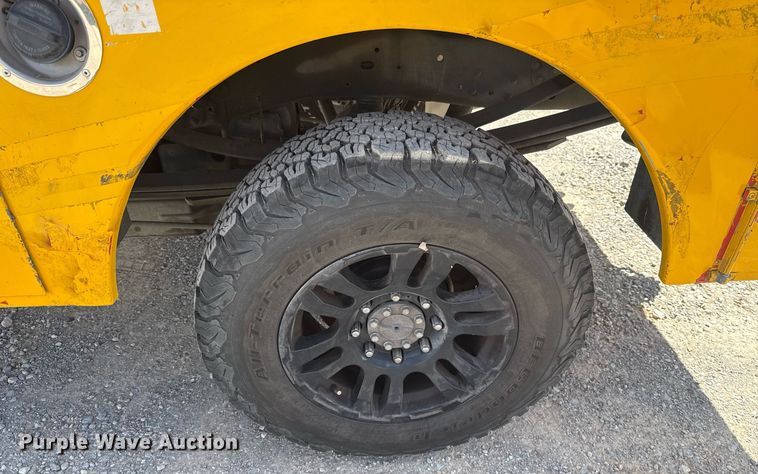 image for item EJ4795 2015 Ford F350 Super Duty  utility bed pickup truck