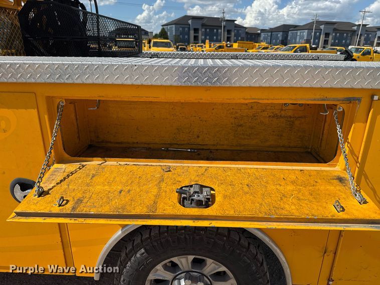 image for item EJ4796 2020 Ford F350 Super Duty XL utility bed pickup truck