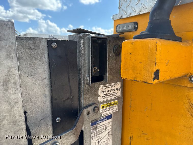 image for item EJ4796 2020 Ford F350 Super Duty XL utility bed pickup truck