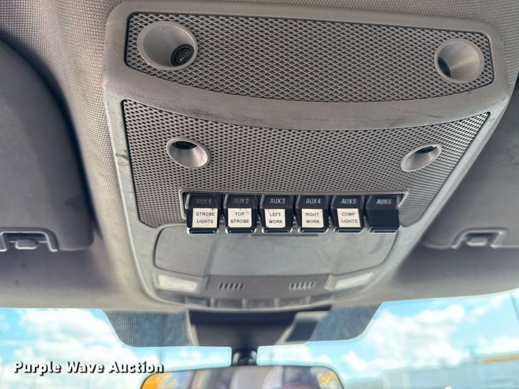 image for item EJ4796 2020 Ford F350 Super Duty XL utility bed pickup truck