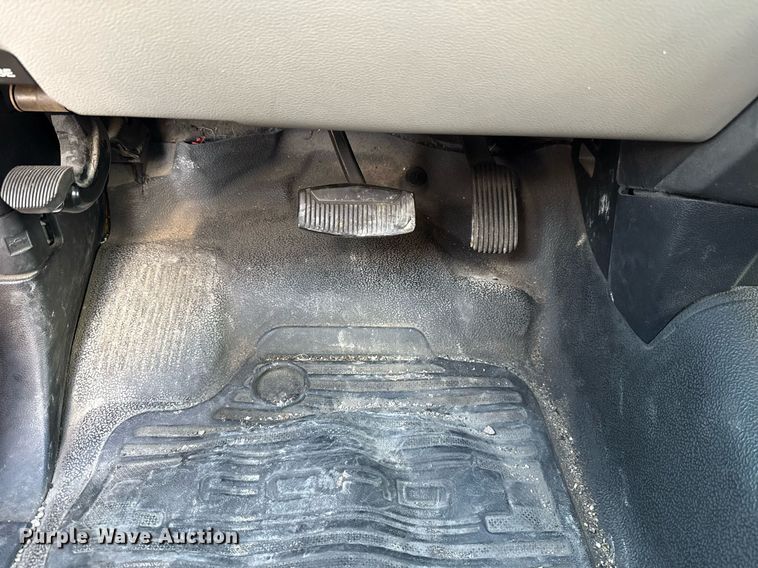 image for item EJ4796 2020 Ford F350 Super Duty XL utility bed pickup truck