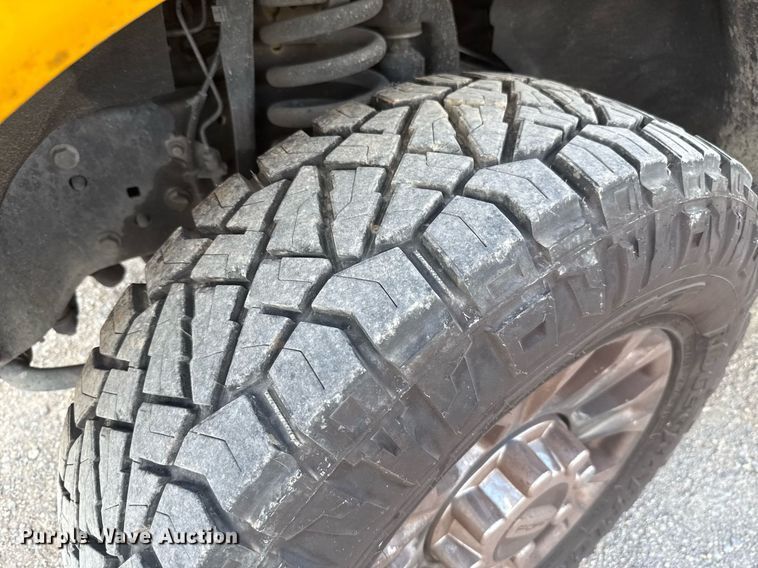 image for item EJ4796 2020 Ford F350 Super Duty XL utility bed pickup truck