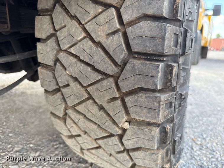 image for item EJ4796 2020 Ford F350 Super Duty XL utility bed pickup truck