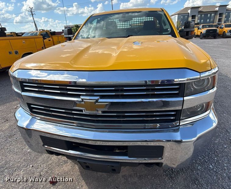 image for item EJ4797 2018 Chevrolet Silverado 3500HD utility bed pickup truck