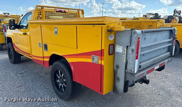 image for item EJ4797 2018 Chevrolet Silverado 3500HD utility bed pickup truck