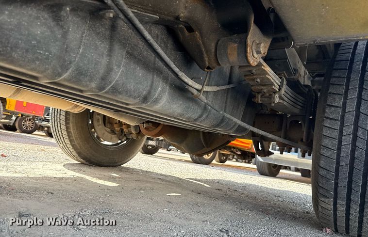 image for item EJ4797 2018 Chevrolet Silverado 3500HD utility bed pickup truck