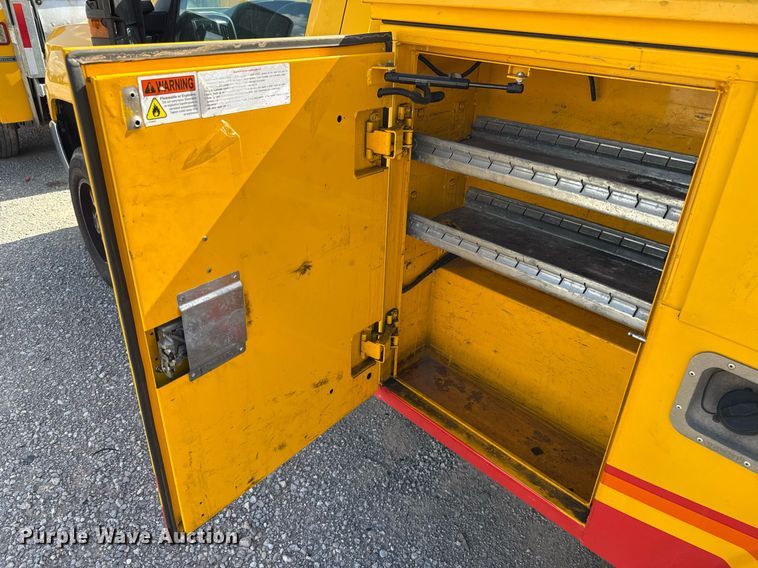 image for item EJ4797 2018 Chevrolet Silverado 3500HD utility bed pickup truck